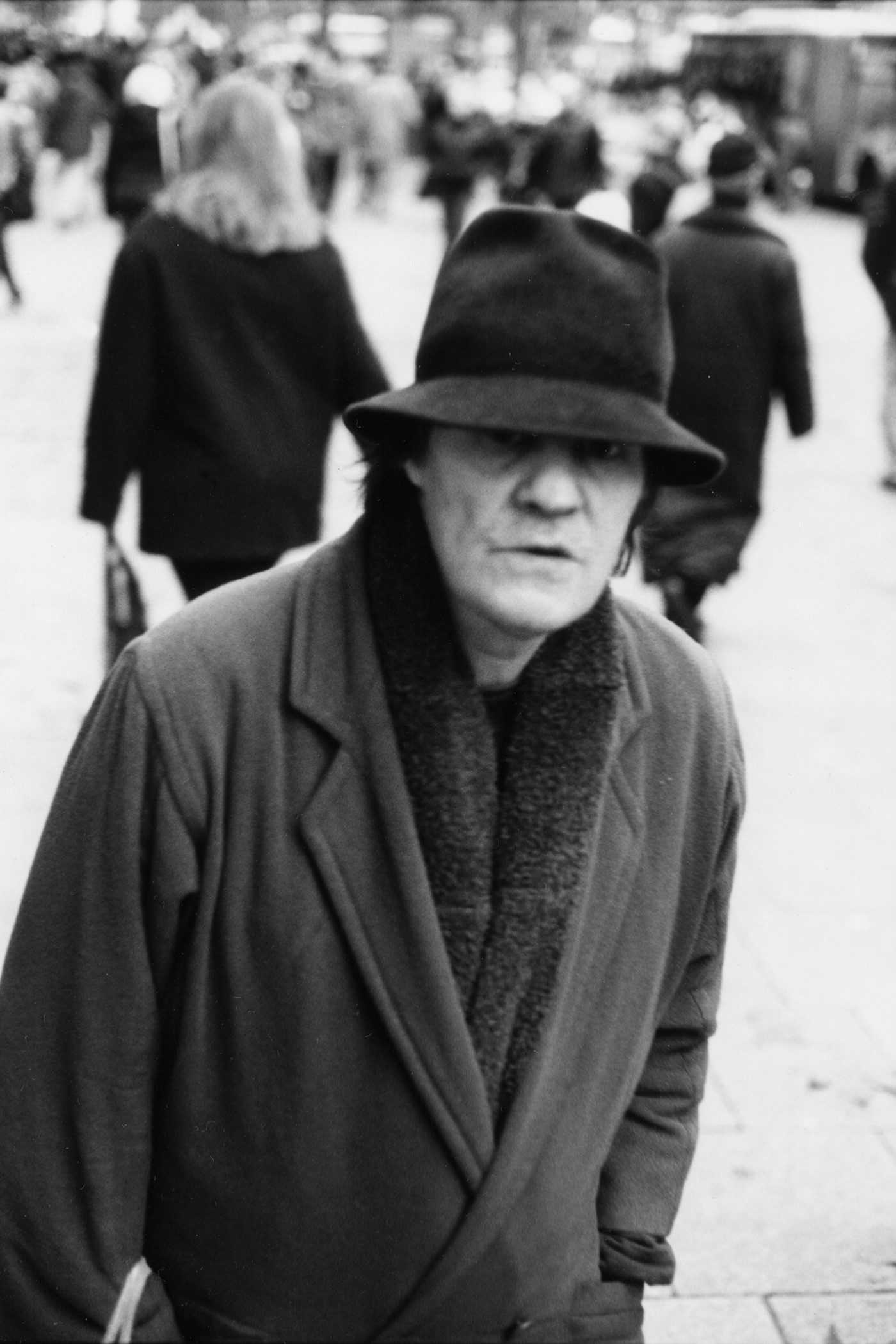 images/photography/web_hamburg-man-with-hat.jpg#joomlaImage://local-images/photography/web_hamburg-man-with-hat.jpg?width=1400&height=2100